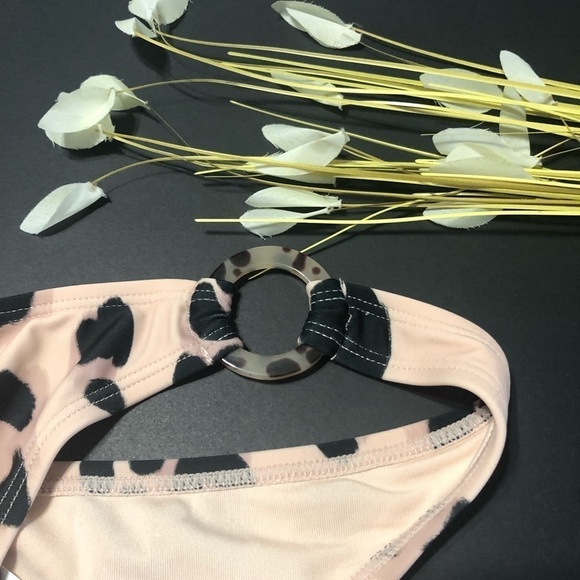 TOPSHOP Animal Print Ring Bikini Bottoms - Picture 4 of 6